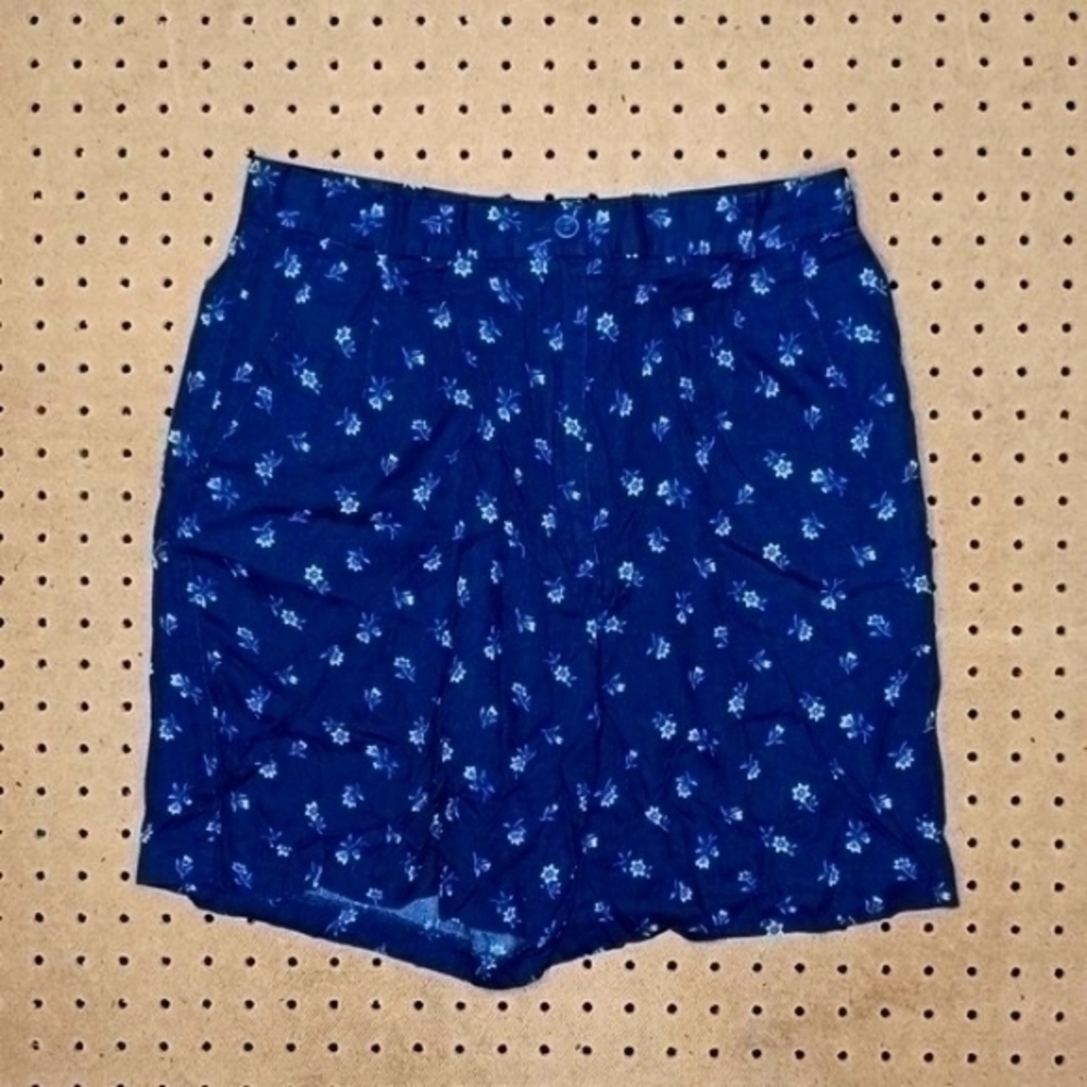 EP Pro womens navy white blue floral hirise rayon shorts 8 EUC